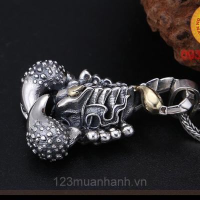 Mặt dây chuyền bò cạp